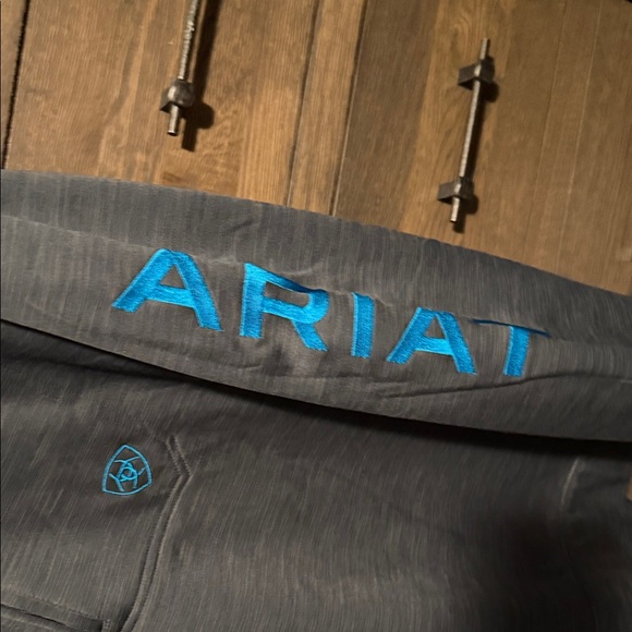 Men’s XXL Ariat Quarter-Zip Pullover with Logo - Picture 2 of 3